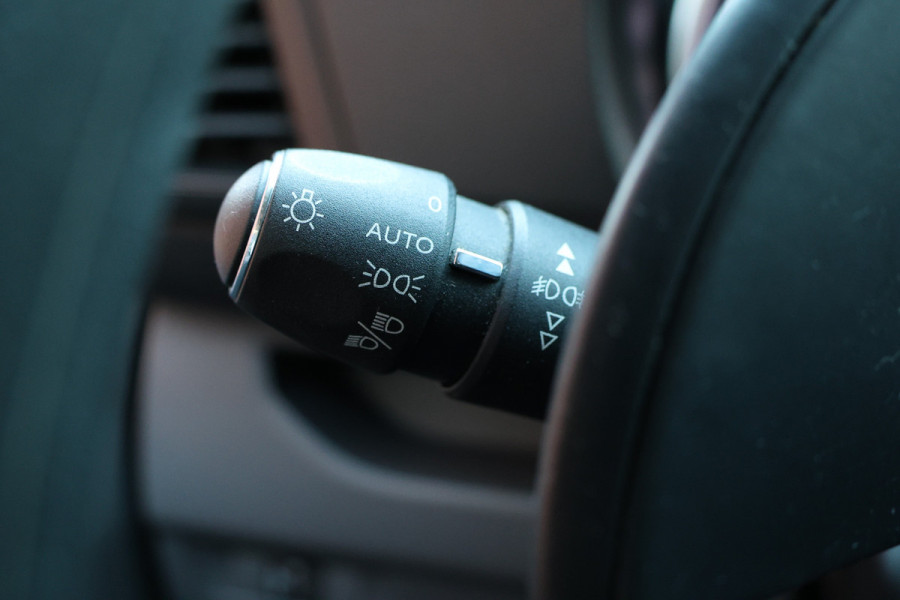 Peugeot Expert 2.0 BlueHDI 180 Premium Pack 177 PK | 3-Zitter | CarPlay | Camera | Dodehoek detector | Airco | Trekhaak | Lederen bekleding | Nieuwe APK | NAP Logisch