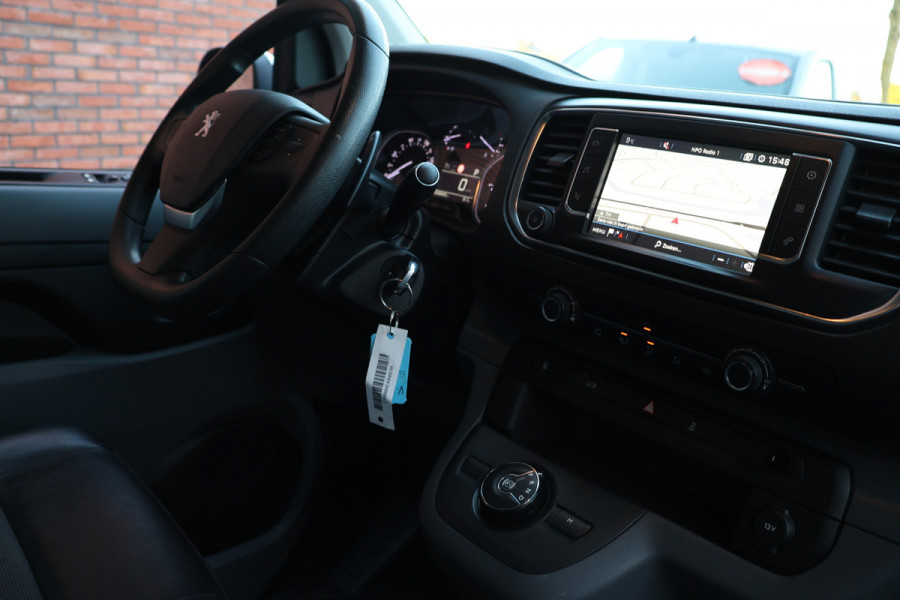 Peugeot Expert 2.0 BlueHDI 180 Premium Pack 177 PK | 3-Zitter | CarPlay | Camera | Dodehoek detector | Airco | Trekhaak | Lederen bekleding | Nieuwe APK | NAP Logisch
