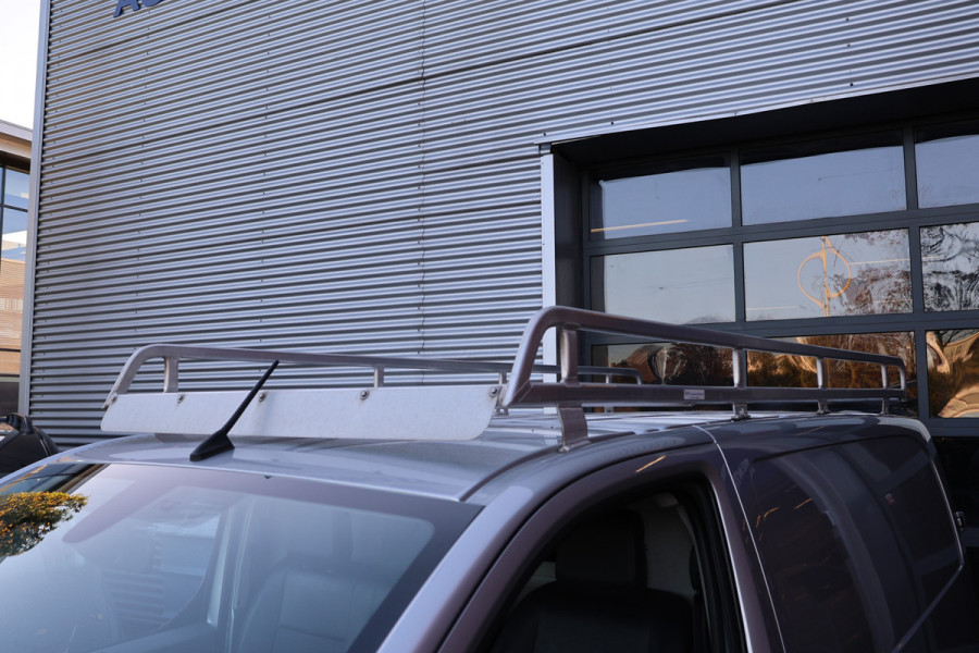 Peugeot Expert 2.0 BlueHDI 180 Premium Pack 177 PK | 3-Zitter | CarPlay | Camera | Dodehoek detector | Airco | Trekhaak | Lederen bekleding | Nieuwe APK | NAP Logisch