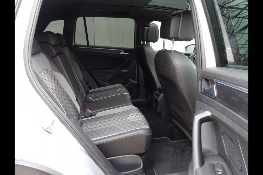 Volkswagen Tiguan 1.4 TSI eHybrid R-Line Business * PANORAMAKDAK * 40 KM ACCU RANGE !!