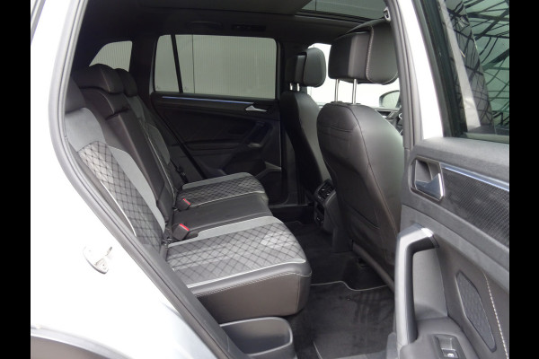 Volkswagen Tiguan 1.4 TSI eHybrid R-Line Business * PANORAMAKDAK * 40 KM ACCU RANGE !!