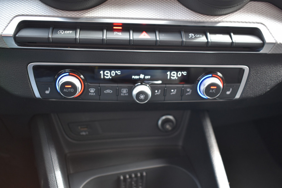 Audi Q2 35 TFSI S Edition Automaat Navi digi-cockpit