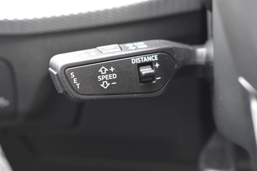 Audi Q2 35 TFSI S Edition Automaat Navi digi-cockpit