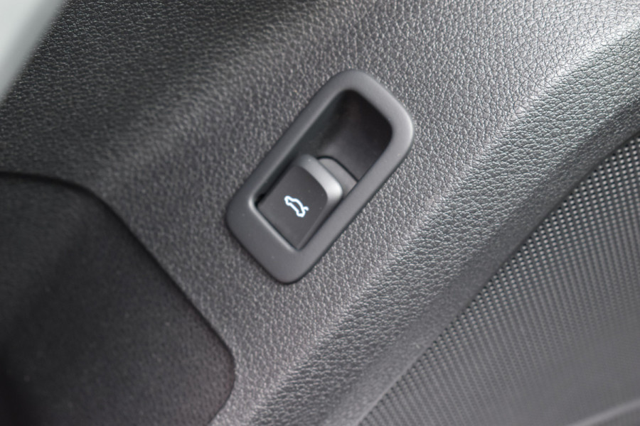 Audi Q2 35 TFSI S Edition Automaat Navi digi-cockpit