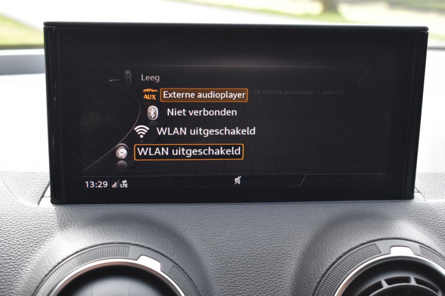 Audi Q2 35 TFSI S Edition Automaat Navi digi-cockpit