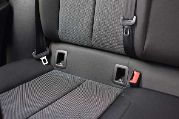 Audi Q2 35 TFSI S Edition Automaat Navi digi-cockpit