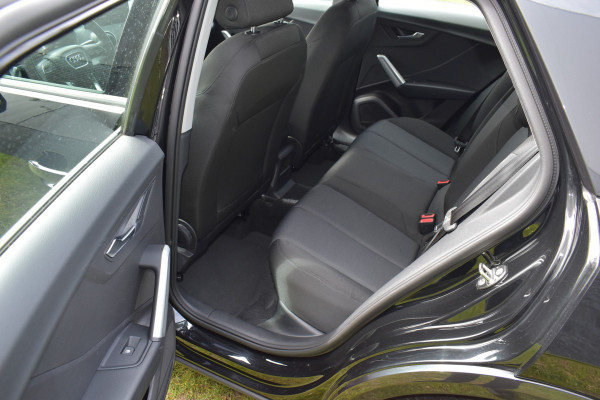 Audi Q2 35 TFSI S Edition Automaat Navi digi-cockpit