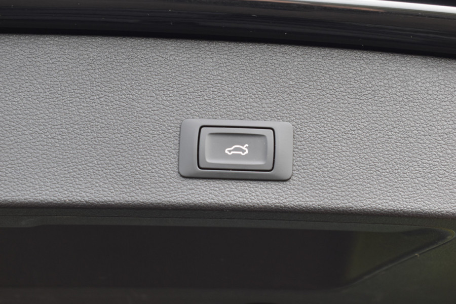 Audi Q2 35 TFSI S Edition Automaat Navi digi-cockpit