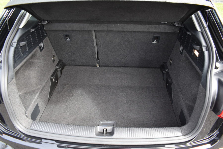 Audi Q2 35 TFSI S Edition Automaat Navi digi-cockpit