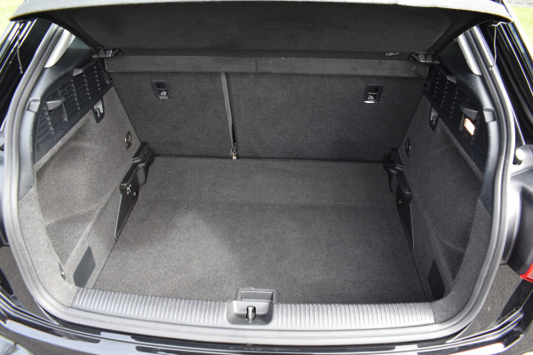 Audi Q2 35 TFSI S Edition Automaat Navi digi-cockpit