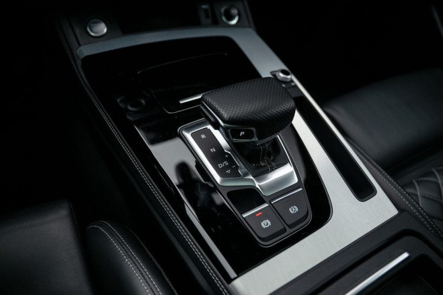 Audi Q5 55 TFSI e S-Line Competition Luchtvering Massage