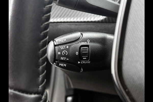 Peugeot e-208 EV Active 50 kWh (NAVIGATIE, PARKEERSENSOREN, CARPLAY, 1e EIGENAAR, GOED ONDERHOUDEN)