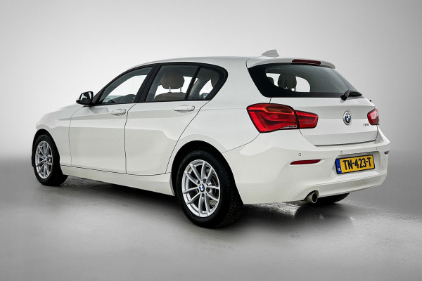 BMW 1-serie 118i High Executive (GROOT-NAVIGATIE, LEDER, STOELVERWARMING, PARKEERSENSOREN, DEALER ONDERHOUDEN)