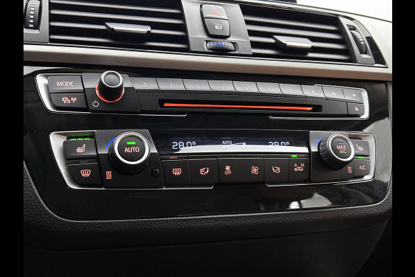 BMW 1-serie 118i High Executive (GROOT-NAVIGATIE, LEDER, STOELVERWARMING, PARKEERSENSOREN, DEALER ONDERHOUDEN)