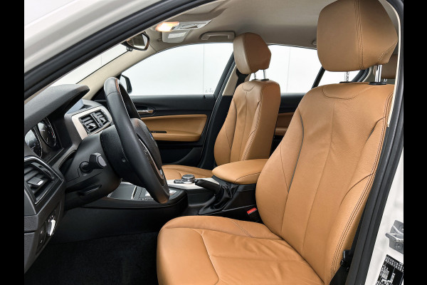 BMW 1-serie 118i High Executive (GROOT-NAVIGATIE, LEDER, STOELVERWARMING, PARKEERSENSOREN, DEALER ONDERHOUDEN)