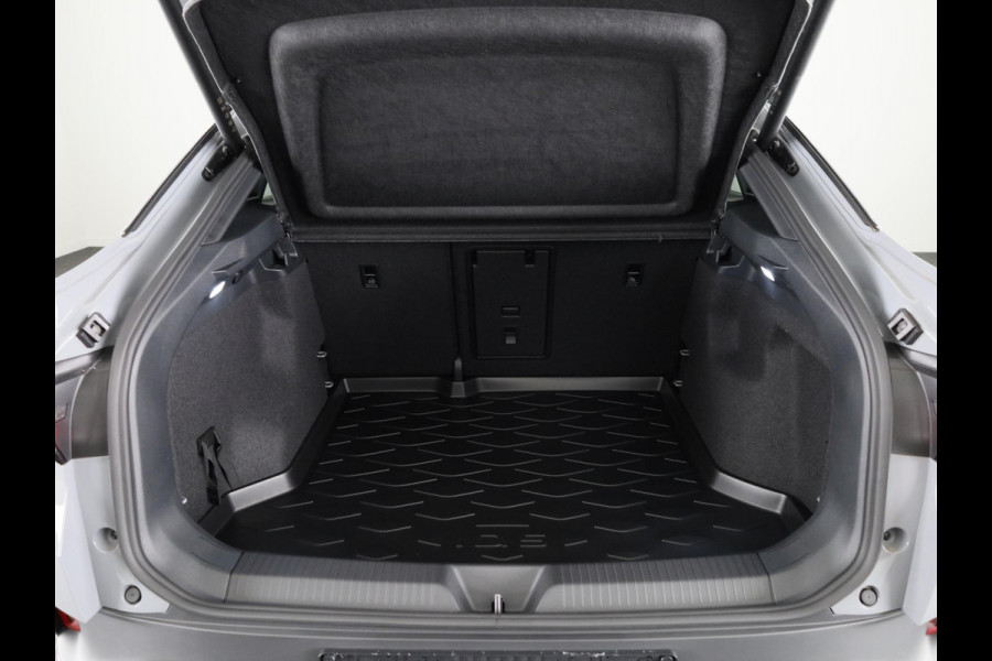 Volkswagen ID.5 Pro Business 77 kWh accu, 210 kW / 286 pk SUV Elek | 360 Camera | Led matrix | Navigatie | Elektrische Achterklep | Panoramdak | Stoelverwarming |