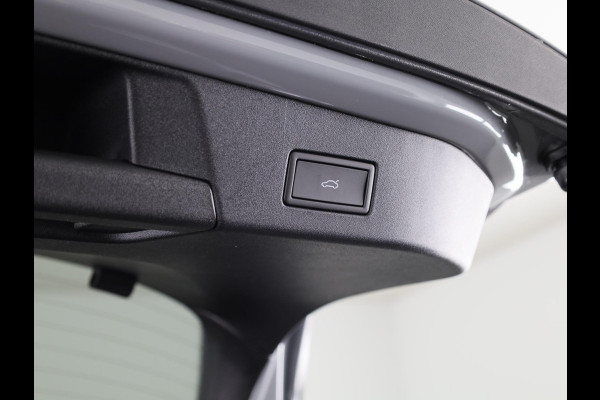 Volkswagen ID.5 Pro Business 77 kWh accu, 210 kW / 286 pk SUV Elek | 360 Camera | Led matrix | Navigatie | Elektrische Achterklep | Panoramdak | Stoelverwarming |