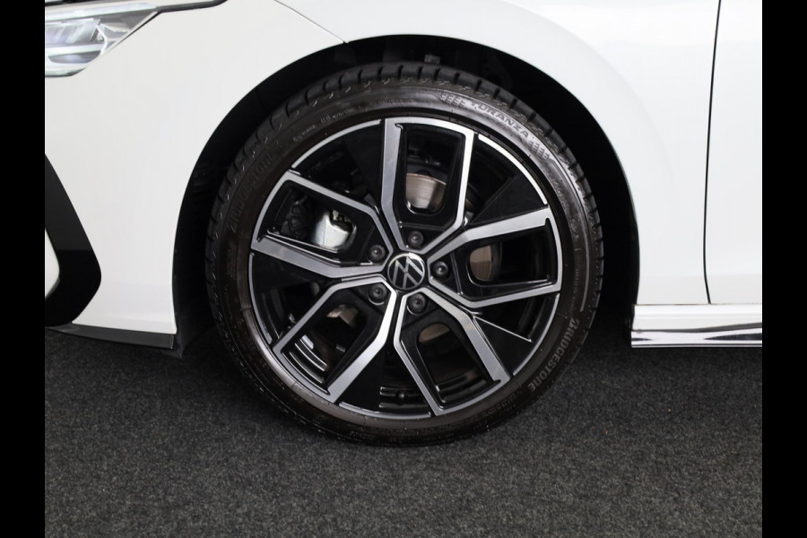 Volkswagen Golf variant R-Line Edition 1.5 eTSI 85 kW/116 pk Variant DSG | Private lease vanaf € 739,- pm |Matrix koplampen | 18 "LM velgen | Assistentie pakket |