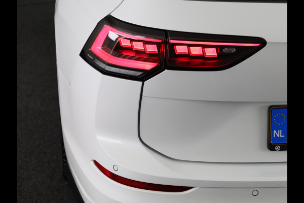 Volkswagen Golf variant R-Line Edition 1.5 eTSI 85 kW/116 pk Variant DSG | Private lease vanaf € 739,- pm |Matrix koplampen | 18 "LM velgen | Assistentie pakket |