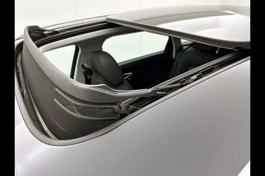 Audi e-tron E-tron 50 quattro Launch edition plus 71 kWh (PANORAMADAK, Soh 97%, MEMORY SEATS, STOELVERWARMING, CARPLAY)