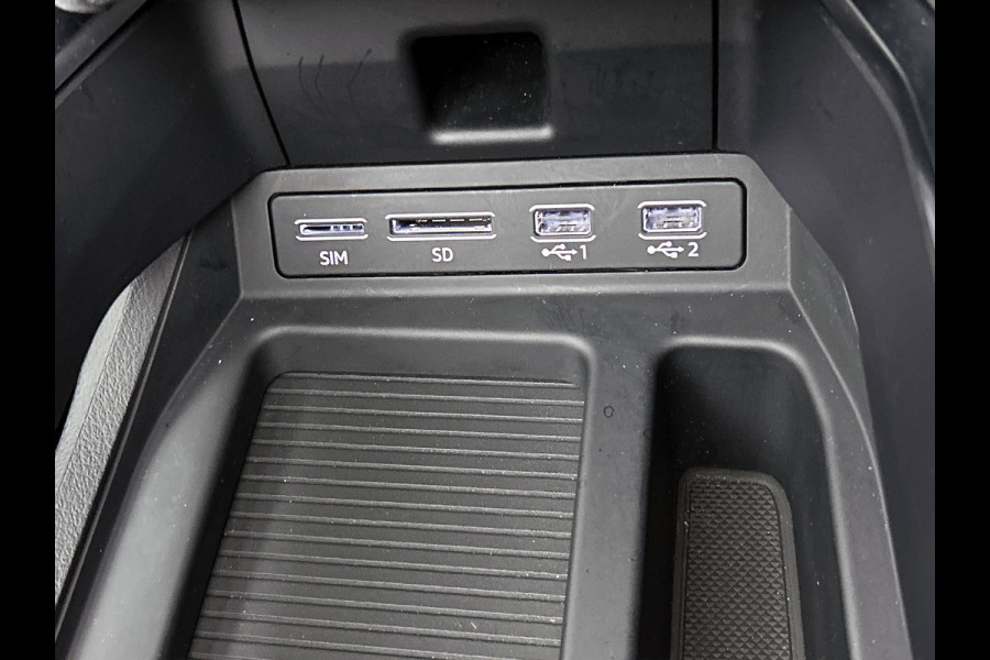 Audi e-tron E-tron 50 quattro Launch edition plus 71 kWh (PANORAMADAK, Soh 97%, MEMORY SEATS, STOELVERWARMING, CARPLAY)