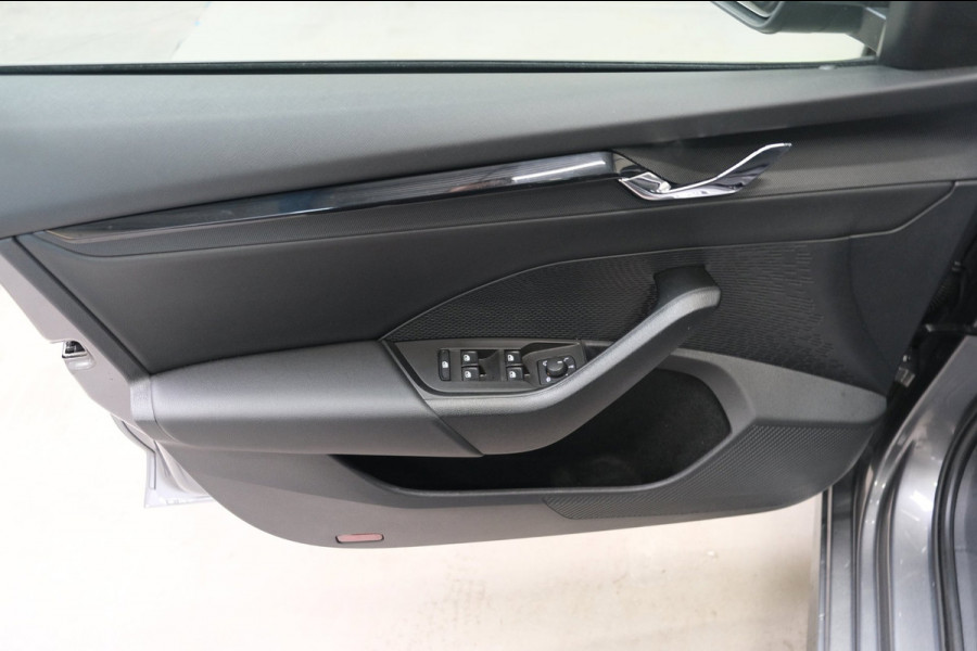 Škoda Octavia Combi 1.0 e-TSI Ambition - N.A.P. Airco, Cruise, Navi, PDC, Trekhaak.