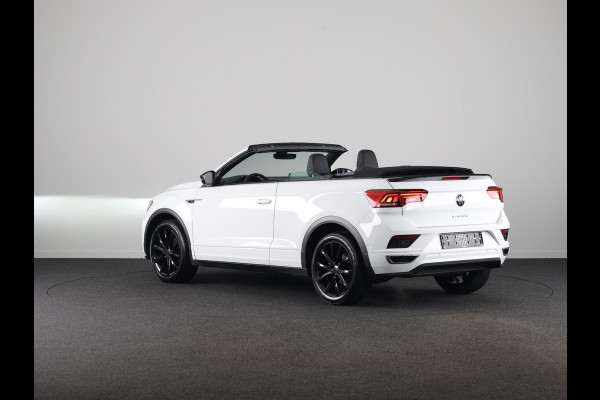 Volkswagen T-Roc 1.5 TSI R-Line 150 pk Automaat (DSG) | Leer Interieur | Navigatie | Parkeersensoren (Park assist) | Achteruitrijcamera | Windscherm | Stoel/stuur verwarming | Black Style pakket | R-Line |