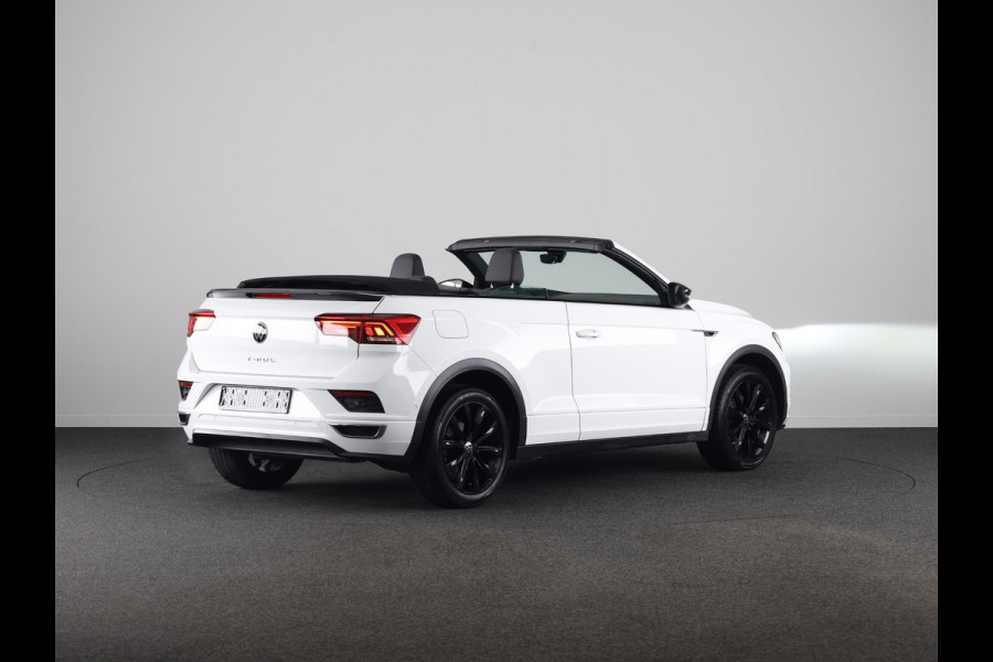 Volkswagen T-Roc 1.5 TSI R-Line 150 pk Automaat (DSG) | Leer Interieur | Navigatie | Parkeersensoren (Park assist) | Achteruitrijcamera | Windscherm | Stoel/stuur verwarming | Black Style pakket | R-Line |