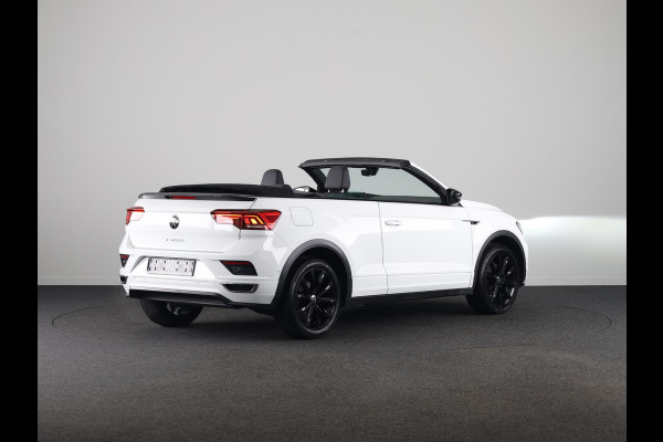 Volkswagen T-Roc 1.5 TSI R-Line 150 pk Automaat (DSG) | Leer Interieur | Navigatie | Parkeersensoren (Park assist) | Achteruitrijcamera | Windscherm | Stoel/stuur verwarming | Black Style pakket | R-Line |
