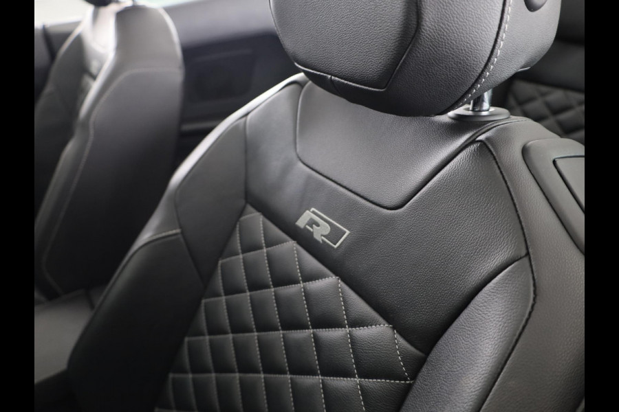Volkswagen T-Roc 1.5 TSI R-Line 150 pk Automaat (DSG) | Leer Interieur | Navigatie | Parkeersensoren (Park assist) | Achteruitrijcamera | Windscherm | Stoel/stuur verwarming | Black Style pakket | R-Line |