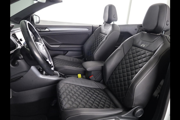 Volkswagen T-Roc 1.5 TSI R-Line 150 pk Automaat (DSG) | Leer Interieur | Navigatie | Parkeersensoren (Park assist) | Achteruitrijcamera | Windscherm | Stoel/stuur verwarming | Black Style pakket | R-Line |