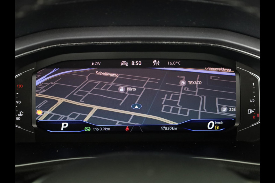 Volkswagen T-Roc 1.5 TSI R-Line 150 pk Automaat (DSG) | Leer Interieur | Navigatie | Parkeersensoren (Park assist) | Achteruitrijcamera | Windscherm | Stoel/stuur verwarming | Black Style pakket | R-Line |