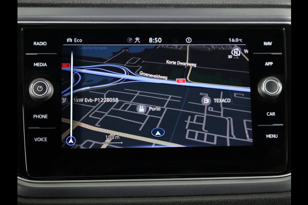 Volkswagen T-Roc 1.5 TSI R-Line 150 pk Automaat (DSG) | Leer Interieur | Navigatie | Parkeersensoren (Park assist) | Achteruitrijcamera | Windscherm | Stoel/stuur verwarming | Black Style pakket | R-Line |