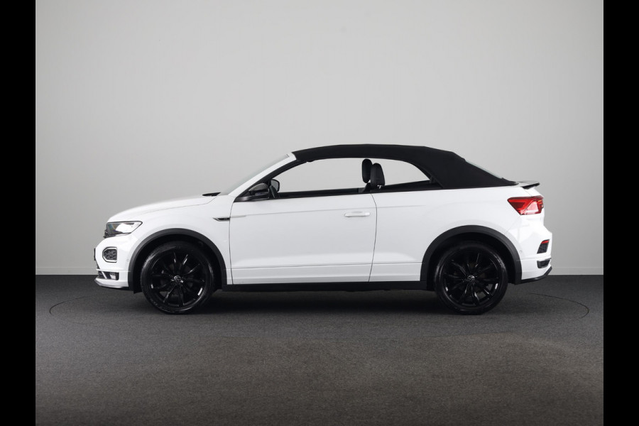 Volkswagen T-Roc 1.5 TSI R-Line 150 pk Automaat (DSG) | Leer Interieur | Navigatie | Parkeersensoren (Park assist) | Achteruitrijcamera | Windscherm | Stoel/stuur verwarming | Black Style pakket | R-Line |