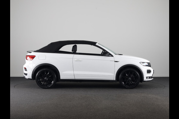 Volkswagen T-Roc 1.5 TSI R-Line 150 pk Automaat (DSG) | Leer Interieur | Navigatie | Parkeersensoren (Park assist) | Achteruitrijcamera | Windscherm | Stoel/stuur verwarming | Black Style pakket | R-Line |