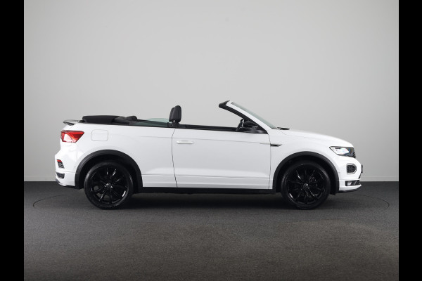 Volkswagen T-Roc 1.5 TSI R-Line 150 pk Automaat (DSG) | Leer Interieur | Navigatie | Parkeersensoren (Park assist) | Achteruitrijcamera | Windscherm | Stoel/stuur verwarming | Black Style pakket | R-Line |