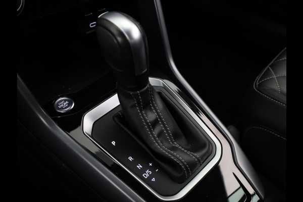 Volkswagen T-Roc 1.5 TSI R-Line 150 pk Automaat (DSG) | Leer Interieur | Navigatie | Parkeersensoren (Park assist) | Achteruitrijcamera | Windscherm | Stoel/stuur verwarming | Black Style pakket | R-Line |