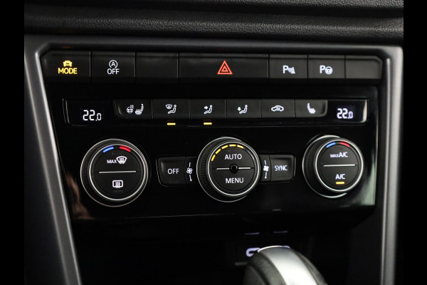 Volkswagen T-Roc 1.5 TSI R-Line 150 pk Automaat (DSG) | Leer Interieur | Navigatie | Parkeersensoren (Park assist) | Achteruitrijcamera | Windscherm | Stoel/stuur verwarming | Black Style pakket | R-Line |