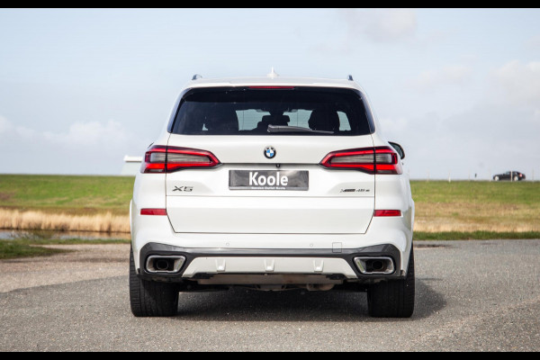 BMW X5 xDrive45e High Executive M PAKKET / BRUIN LEER / DIAMAND POOK / STOEL VERWARMING / CAMERA