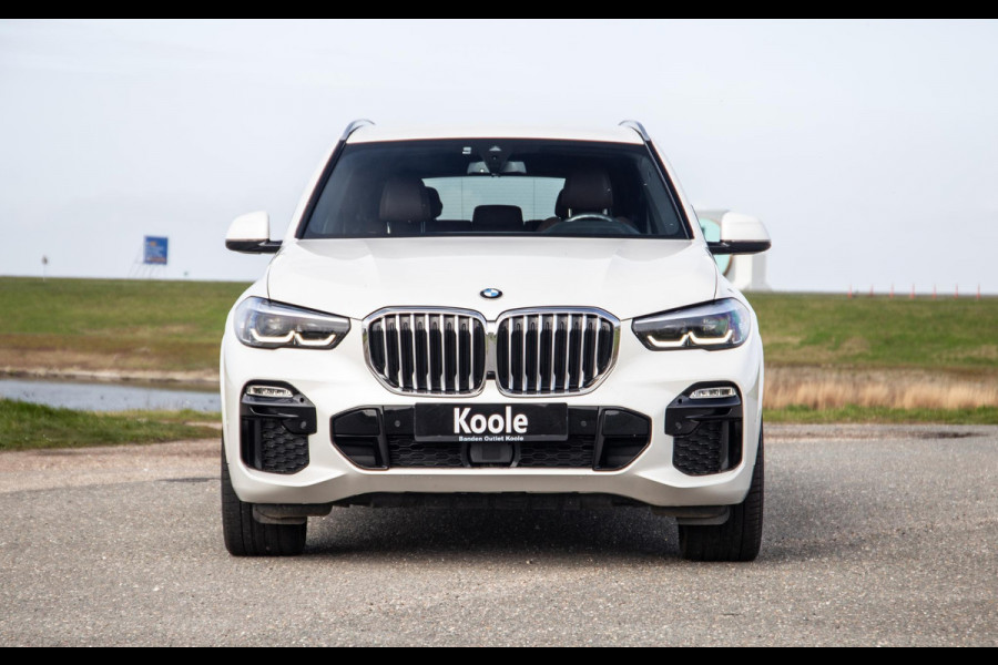BMW X5 xDrive45e High Executive M PAKKET / BRUIN LEER / DIAMAND POOK / STOEL VERWARMING / CAMERA