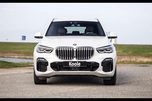 BMW X5 xDrive45e High Executive M PAKKET / BRUIN LEER / DIAMAND POOK / STOEL VERWARMING / CAMERA