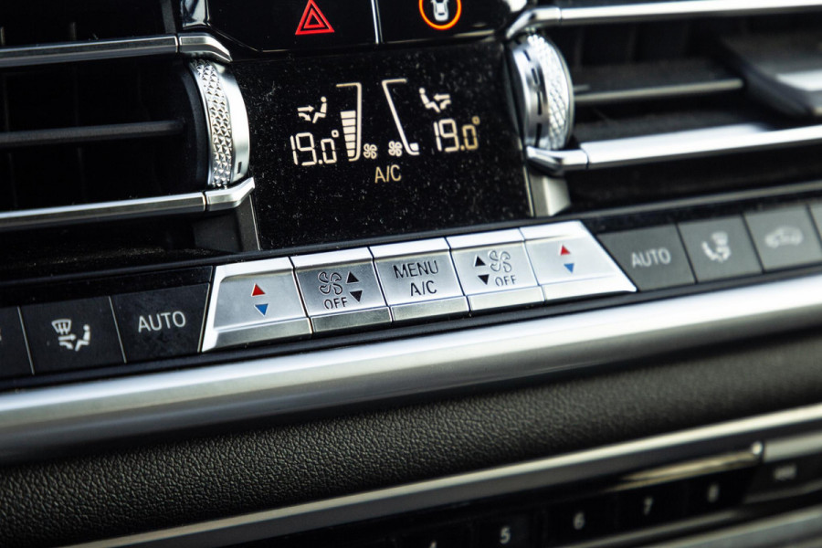 BMW X5 xDrive45e High Executive M PAKKET / BRUIN LEER / DIAMAND POOK / STOEL VERWARMING / CAMERA