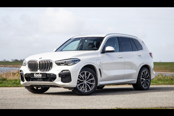 BMW X5 xDrive45e High Executive M PAKKET / BRUIN LEER / DIAMAND POOK / STOEL VERWARMING / CAMERA