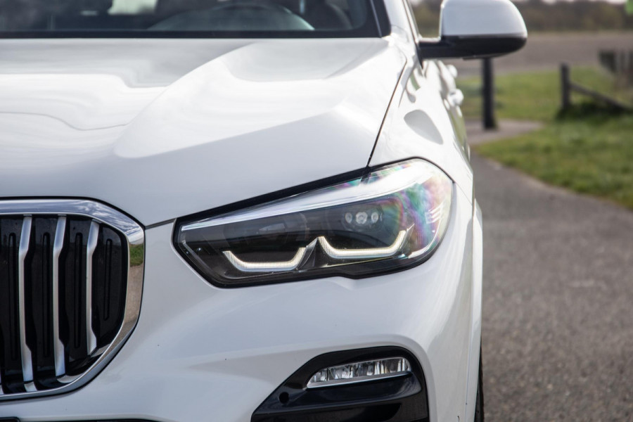 BMW X5 xDrive45e High Executive M PAKKET / BRUIN LEER / DIAMAND POOK / STOEL VERWARMING / CAMERA