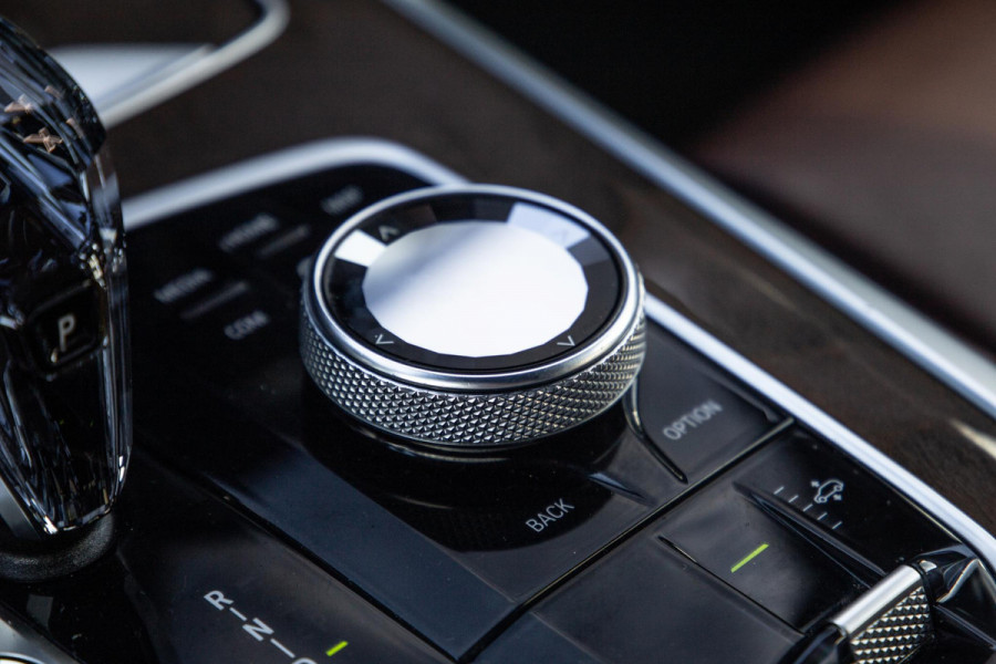 BMW X5 xDrive45e High Executive M PAKKET / BRUIN LEER / DIAMAND POOK / STOEL VERWARMING / CAMERA