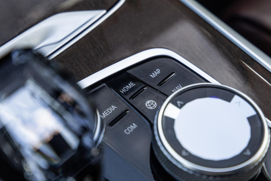 BMW X5 xDrive45e High Executive M PAKKET / BRUIN LEER / DIAMAND POOK / STOEL VERWARMING / CAMERA