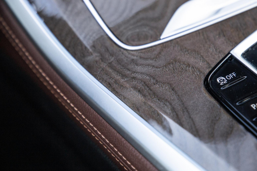 BMW X5 xDrive45e High Executive M PAKKET / BRUIN LEER / DIAMAND POOK / STOEL VERWARMING / CAMERA