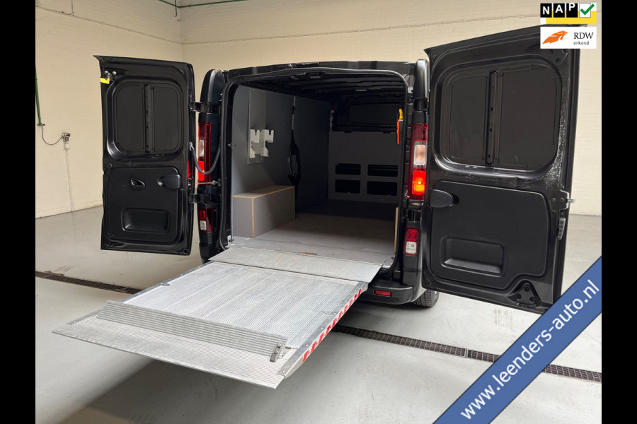 Renault Trafic Met Laadklep! 2.0 dCi 120 T29 L2H1 Comfort 3Persoons, Airco Navigatie Cruisecontrol NEDERLANDSE BUS! RIJKLAARPRIJS!