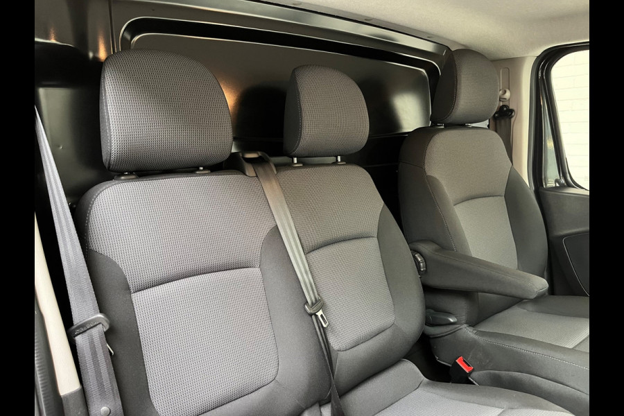 Renault Trafic Met Laadklep! 2.0 dCi 120 T29 L2H1 Comfort 3Persoons, Airco Navigatie Cruisecontrol NEDERLANDSE BUS! RIJKLAARPRIJS!