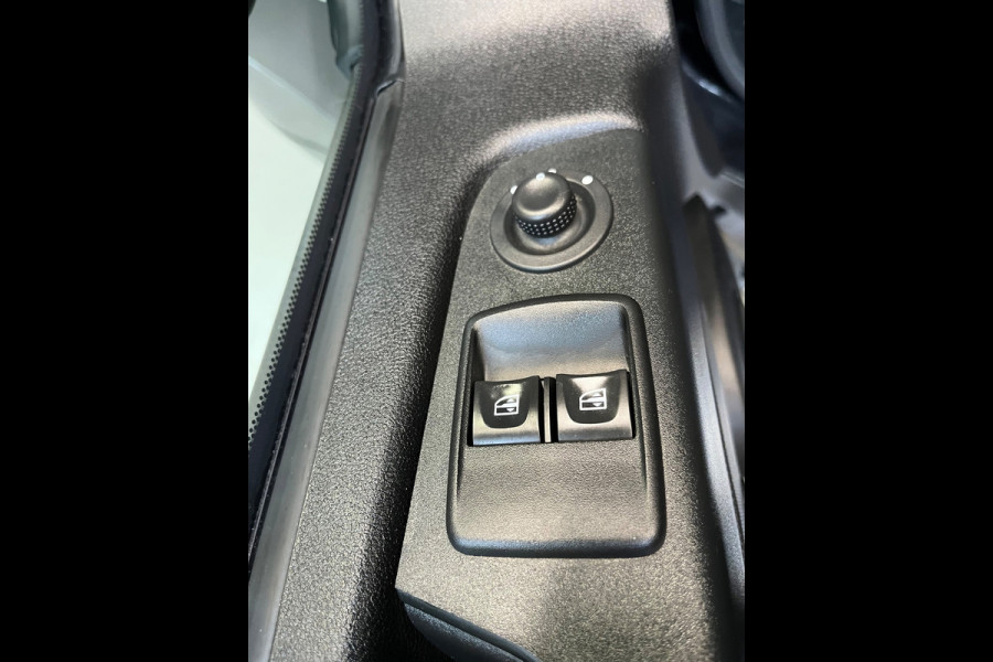 Renault Trafic Met Laadklep! 2.0 dCi 120 T29 L2H1 Comfort 3Persoons, Airco Navigatie Cruisecontrol NEDERLANDSE BUS! RIJKLAARPRIJS!